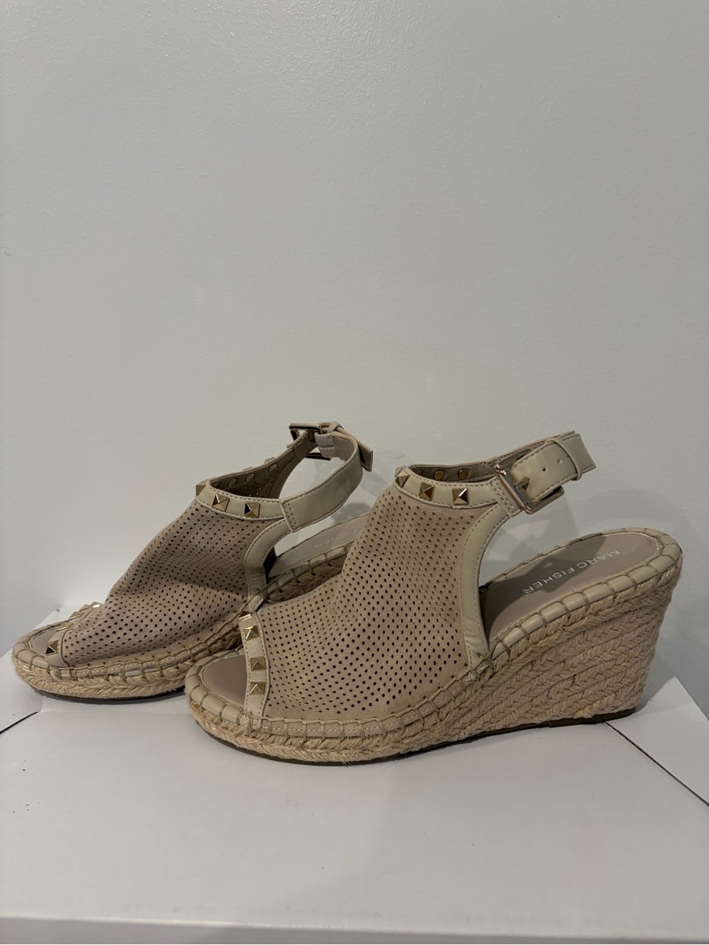 Marc Fisher Senton Suede Espadrille Studded Tan Wedges - Size 8.5